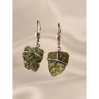 Náušnice Stříbrné visací náušnice s nebroušenými vltavíny P36 0010