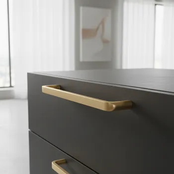 Nábytkové kování Interex design Úchytka BRISA / Zlatá matná 256 mm