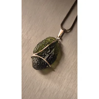 Přívěsek Stříbrný přívěsek s vltavínem P37 0173