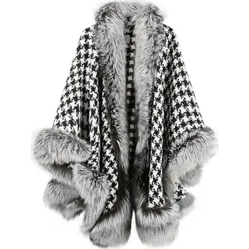 Dámský kabát Elegantní pončo kostkované s kožešinou - ONE SIZE Barva: Kostkovaná, Velikost: ONE SIZE