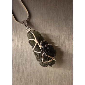 Přívěsek Stříbrný přívěsek s vltavínem P37 0180