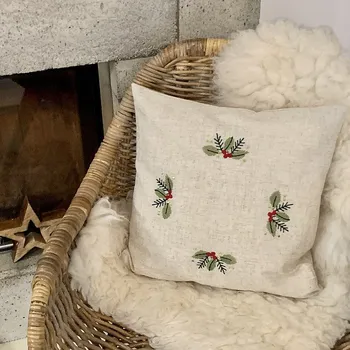 Dekorativní polštářek BYTEMA Vyšívaný povlak BAREVNÉ VĚTVIČKY 40 x 40 cm