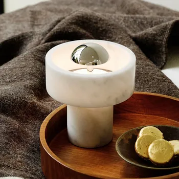 Lampička Tom Dixon LED stolní lampa Stone na baterie, stříbrná, 19 cm - Délka USB nabíjecího kabelu 200 cm bílá mramorovaná, stříbrná 1 x 3 W LED - Doprava zdarma