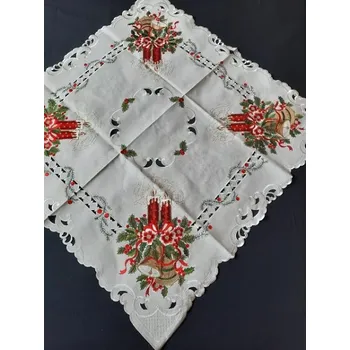 Vánoční dekorace UBRUS 85 x 85 vyšívaný vánoční svíčka zvonek