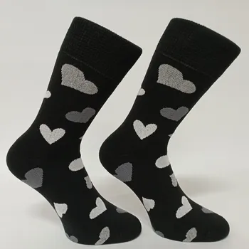 Dámské ponožky české termo ponožky TREPON MALITA černé se srdíčky velikosti ponožek: 24-25 ( EUR vel. 37-38)