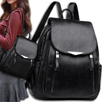 Městský batoh Velký městský batoh z tvrdé kvalitní umělé kůže, černé barvy kování, 33x30x12 cm