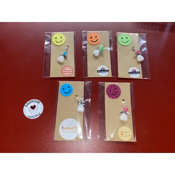 HandMade by VeJa Dárková karta HP - smajlík s malým srdcem andílka