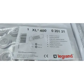 vypínač Legrand Kovová průchodková deska s vylamovacími otvory (20121)