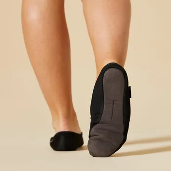 Dětská sálová obuv DOMYOS Dětské gymnastické cvičky 500 černé 40 ČERNÁ