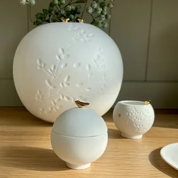 Dóza na potraviny Porcelánová dóza se zlatým ptáčkem