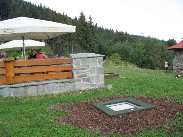 DHTČ - Skákací zařízení (trampolína) 115x115 cm zapuštěné do země