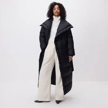 Reserved Prošívaný kabát s páskem černá XL