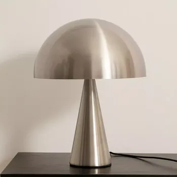 Lampička Hübsch Mush – stříbrná kovová stolní lampa, 33 cm