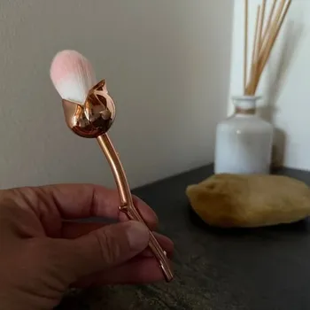 Kosmetický štětec Rose Mask Brush, štětec na pleťové masky Růže