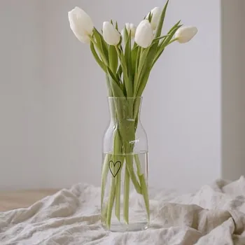 Skleněná váza / karafa se srdíčkem