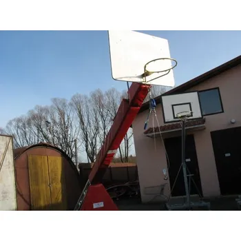 Tréninková pomůcka na basketbal Ochranný kryt na streetbalovou konstrukci pojízdnou, vysazení 2,25 m (inv.č. 11638)