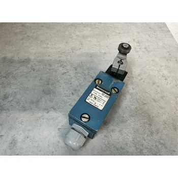 vypínač a zásuvka Boční otočný koncový spínač Honeywell 211ZS1 10A 500V NO/NC páka s válečkem