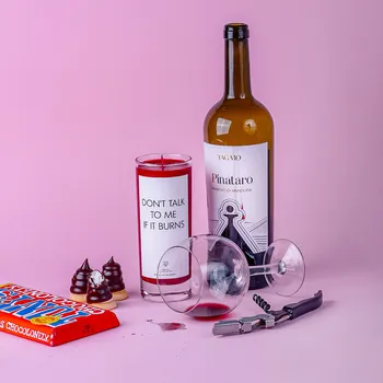 Svíčka IRONIC CANDLES - DONT TALK TO ME IF IT BURNS Velikost svíčky / Size: Střední / Medium, Barva a vůně / Color and scent: Žlutá - SUPERFRUIT (mango, mučenka, papája)