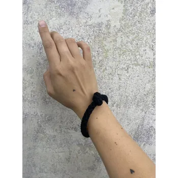 Náramek Terka Tvoří černý náramek / uzel Barva: Černá