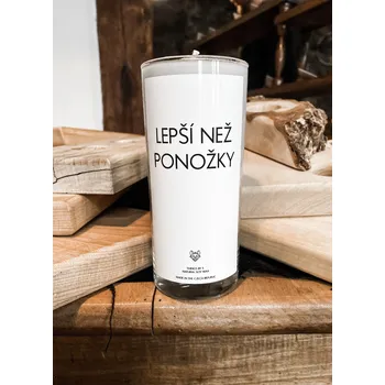 Svíčka IRONIC CANDLES - LEPŠÍ NEŽ PONOŽKY - sójová svíčka Velikost svíčky / Size: Malá / Small, Barva a vůně / Color and scent: Neon žlutá - LITSEA CUBEBA (citrusová)