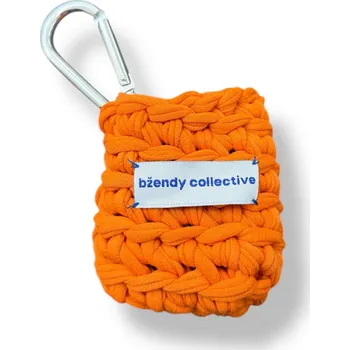 Příslušenství pro sluchátka BŽENDY COLLECTIVE - háčkovaný mini case na sluchátka Barva: Oranžová