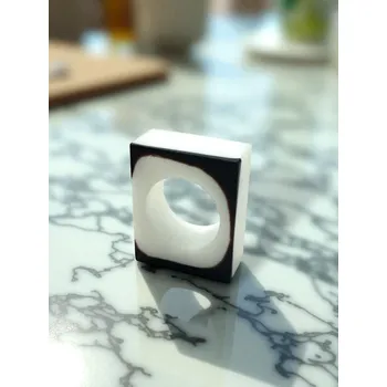 Prsten Luba Bakičová - broušený prsten ze skla / SQUARE Velikost: Velikost 53 / 6,5