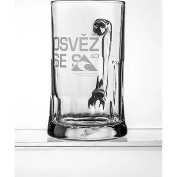 skleněný půllitr s logem ACI, objem 0,5 L