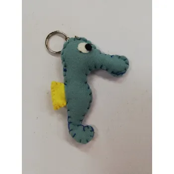 Přívěšek na klíče z plsti - mořský koník světle modrý 9 x 6 cm
