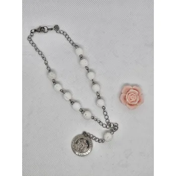 Růženec Růženec do auta z bílé lávy