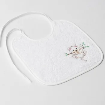 Bryndák Dětský slintáček Veba bílá s výšivkou Kočička na větvi bílá lemovka