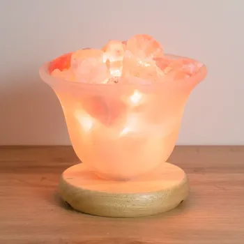 Solná lampa s přírodními krystaly