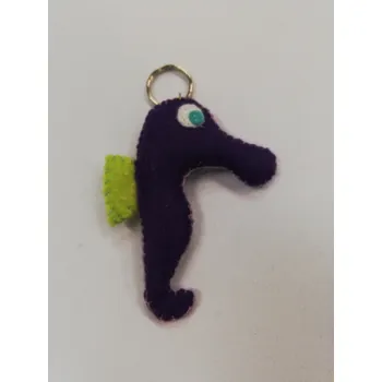 Přívěšek na klíče z plsti - mořský koník fialový 9 x 6 cm
