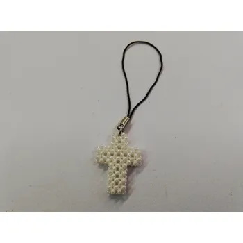 Přívěsek na mobil z korálků - křížek - bílý