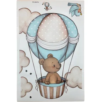 Samolepka na zeď - medvídek v balónu