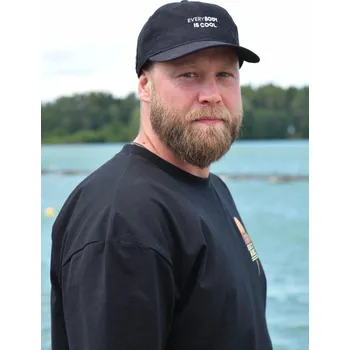 Kšiltovka API YAMU - Kšiltovka Everybody is cool černá