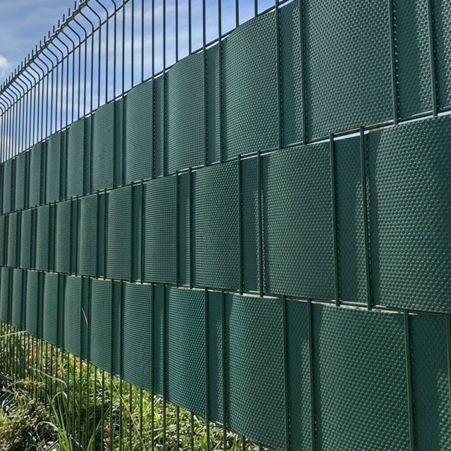 STÍNFOL stínicí výplňový pás do panelového plotu 0,19 m x 26 m, RAL 6005 zelená