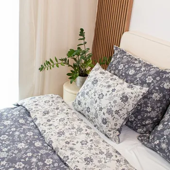 Mušelínový povlak na polštář 50x70 cm mini květy šedomodré