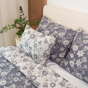 Mušelínový povlak na polštář 50x70 cm květy šedomodré