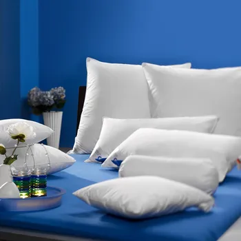 Polštář BÖHMERWALD Polštář KLASSIK FEST Rozměr: 50 x 70cm / 575g