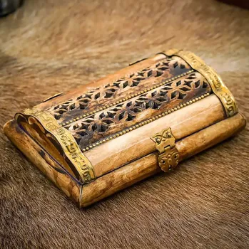 Karnevalový kostým Lord of Battles Kostěná truhlička "Noční sova" s mosazným kováním