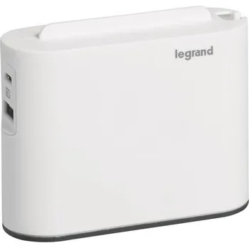 Rozbočovací zásuvka Legrand - 3 zásuvky, bílá