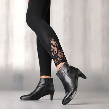 Dámské legíny Legíny s krajkou černá 54