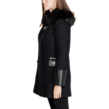 Dámský kabát Černý kabát s kožešinovým límcem Morgan De Toi černá 3457338