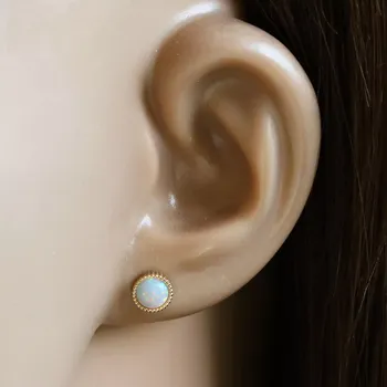 Náušnice Náušnice ze 14K zlata - vypouklý syntetický opál v kulaté objímce, vroubkovaný obvod