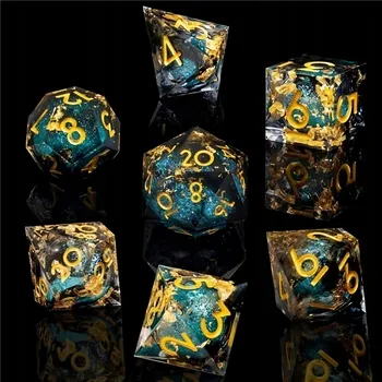 Příslušenství k deskovým hrám KAPITANIE, IDEME KE DNŮ SET 7 KOSTEK RPG - SADA TEKUTÝCH KOSTEK