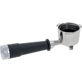 Příprava nápoje DeLonghi EC9335 páka kávovaru bez filtru