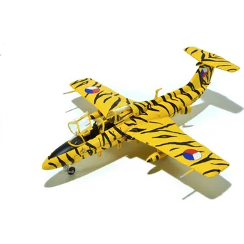 Plastikový model Sběratelský kovový model letadla Aero L-29 Delfín No. 2853 "Tiger", 11. stíhací letecký pluk, Žatec, Československo, 1992, 1:72