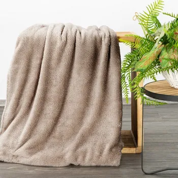 deka Deka BLINK s lesklou nití 150 x 200 cm v béžové barvě