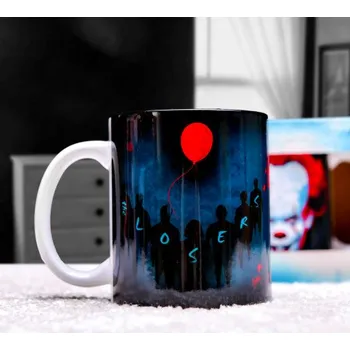 Strašidelný hrnek s Pennywisem