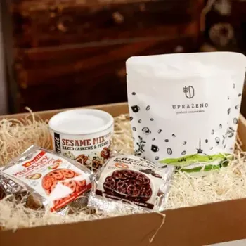 Dárkový potravinový koš Upraženo - Dárkový balíček PŘÁTELSKÉ POSEZENÍ